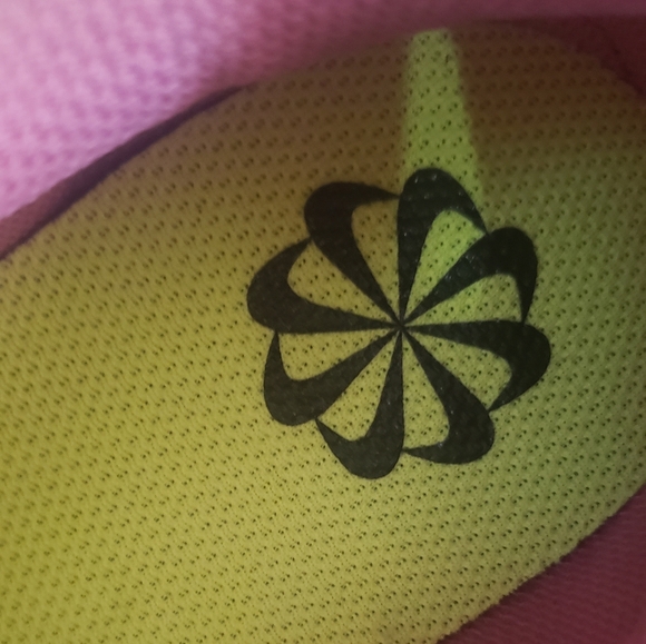 Womens Sneakers - Picture 4 of 6